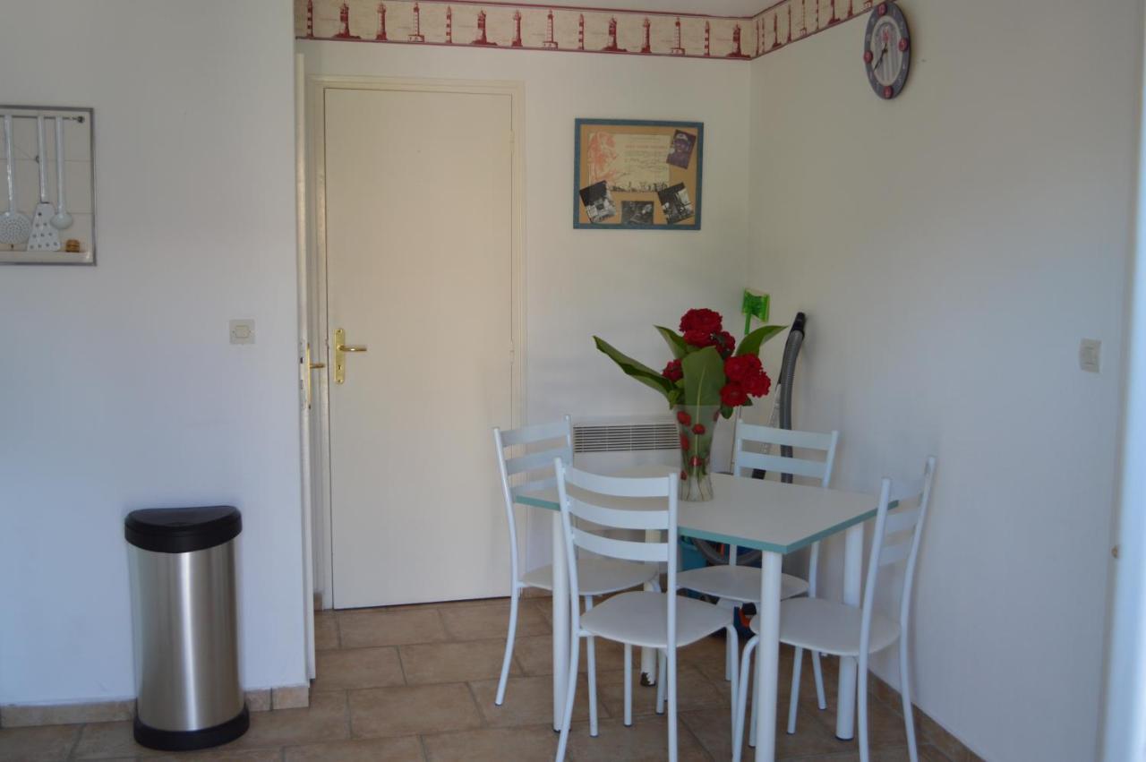 Les Gites De La Chapiniere Châteauvieux Buitenkant foto